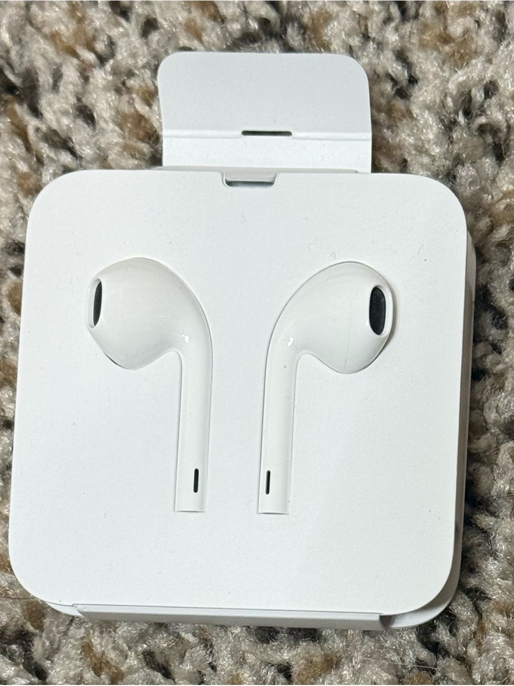 Apple White EarPods Wired Earbud Headphones